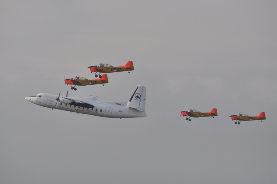 Fokker vliegtuigen Fokker airplanes flying in the sky